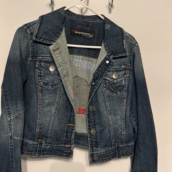 Beautiful cropped lightly distressed denim jacket. The Vampire diaries. PTP 19”. - Picture 5 of 16